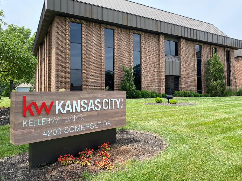 Suzy Jolley, Realtor, Jolley Homes, Keller Williams Kansas City Metro