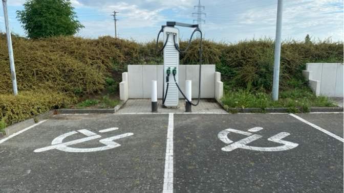 Shell Recharge Charging Station, Im Entenfang in Karlsdorf-Neuthard