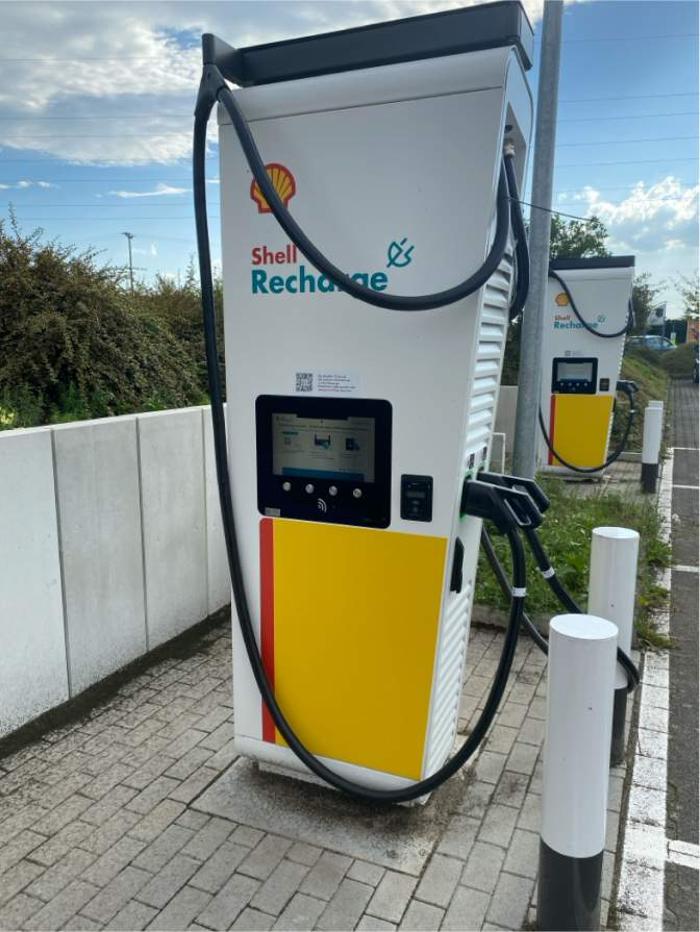 Shell Recharge Charging Station, Im Entenfang in Karlsdorf-Neuthard