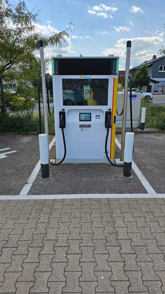 Shell Recharge Charging Station, Oranienburger Straße in Berlin