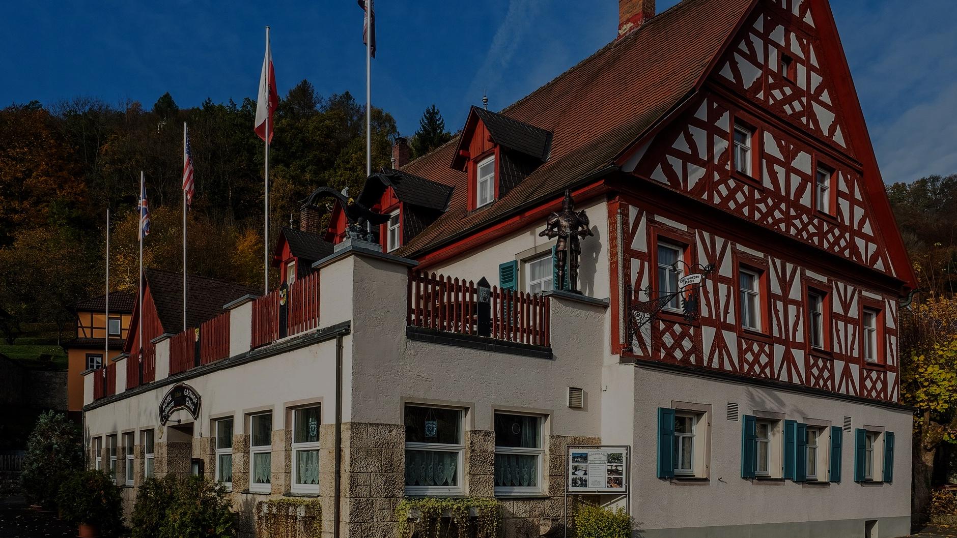 Hotel & Restaurant Schwarzer Adler, Dorfplatz in Wiesenttal