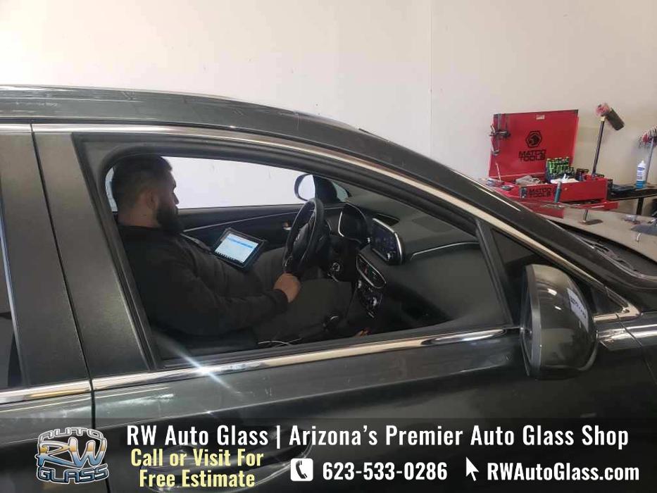RW Auto Glass - Queen Creek, AZ