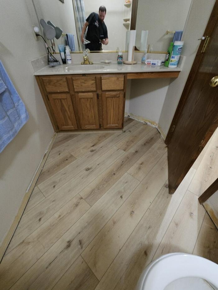 Bakers Flooring - Hanford, CA