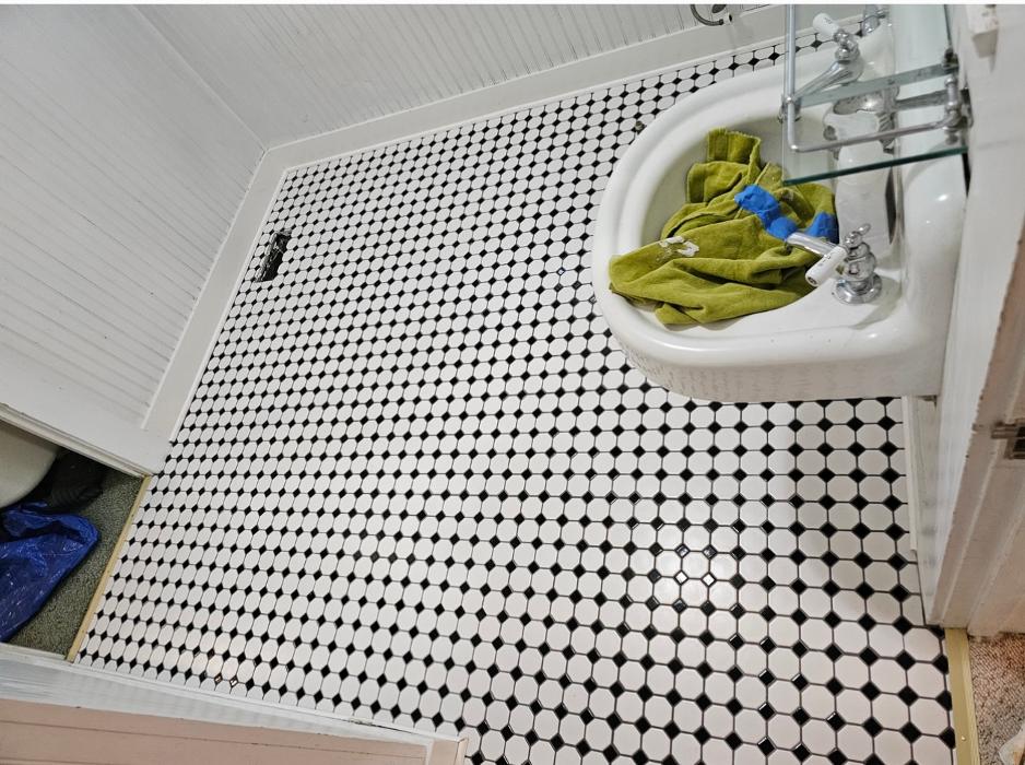 Bakers Flooring - Hanford, CA