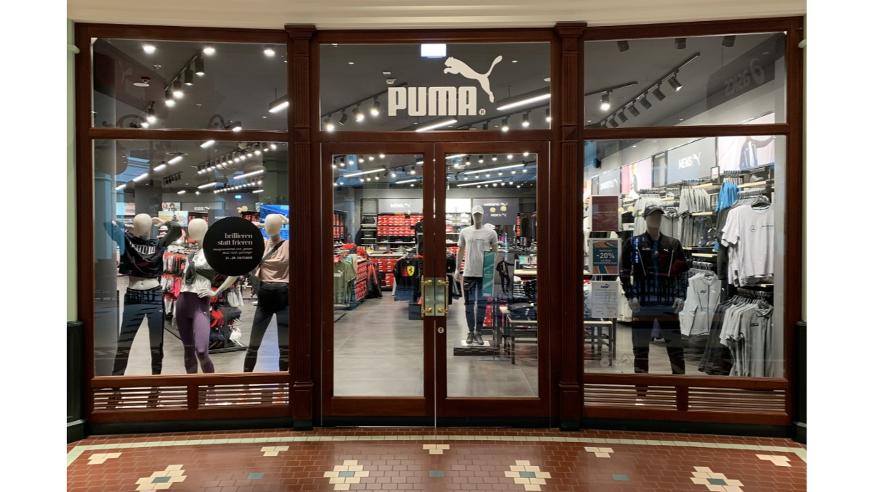PUMA Outlet Salzburg, Kasernenstraße in Himmelreich