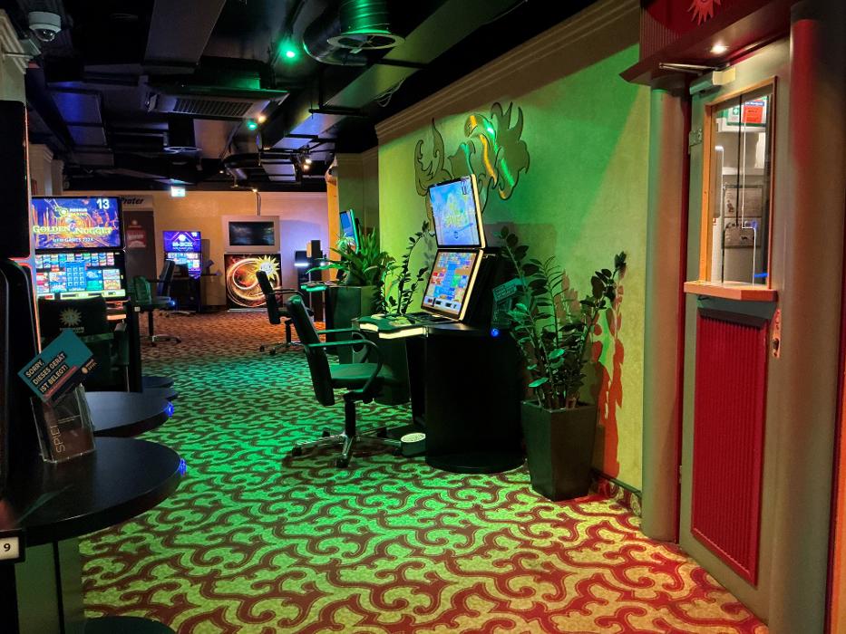 MERKUR SPIELHALLE Düsseldorf, Karlstraße in Düsseldorf