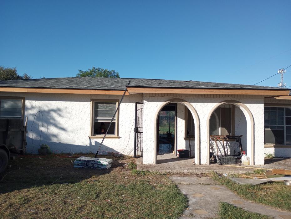 Lone Star Roofing N Solar - McAllen, TX