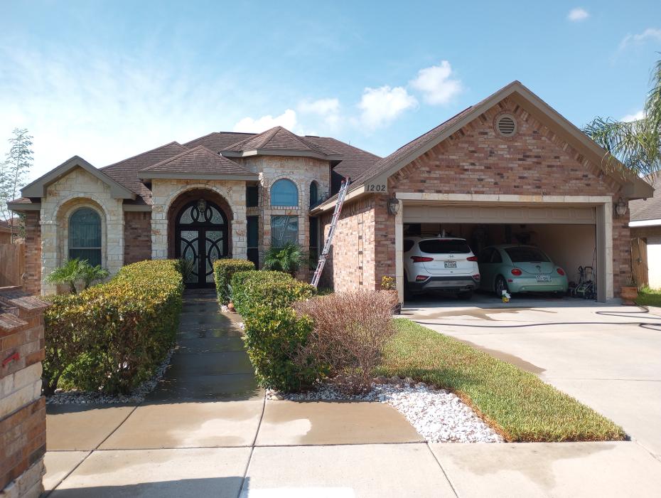 Lone Star Roofing N Solar - McAllen, TX