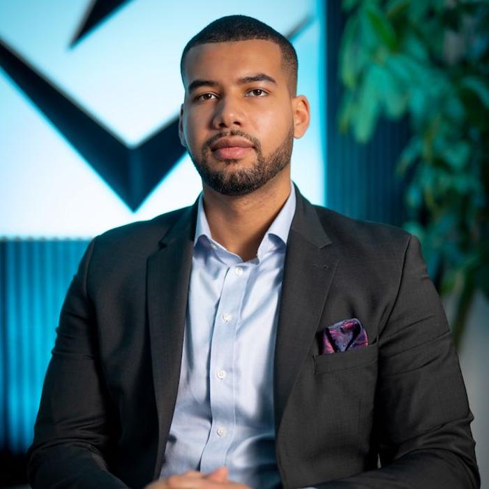 Collin Agbakoko ERGO Versicherung, Parkallee in Bremen