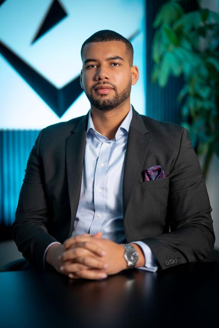 Collin Agbakoko ERGO Versicherung, Parkallee in Bremen