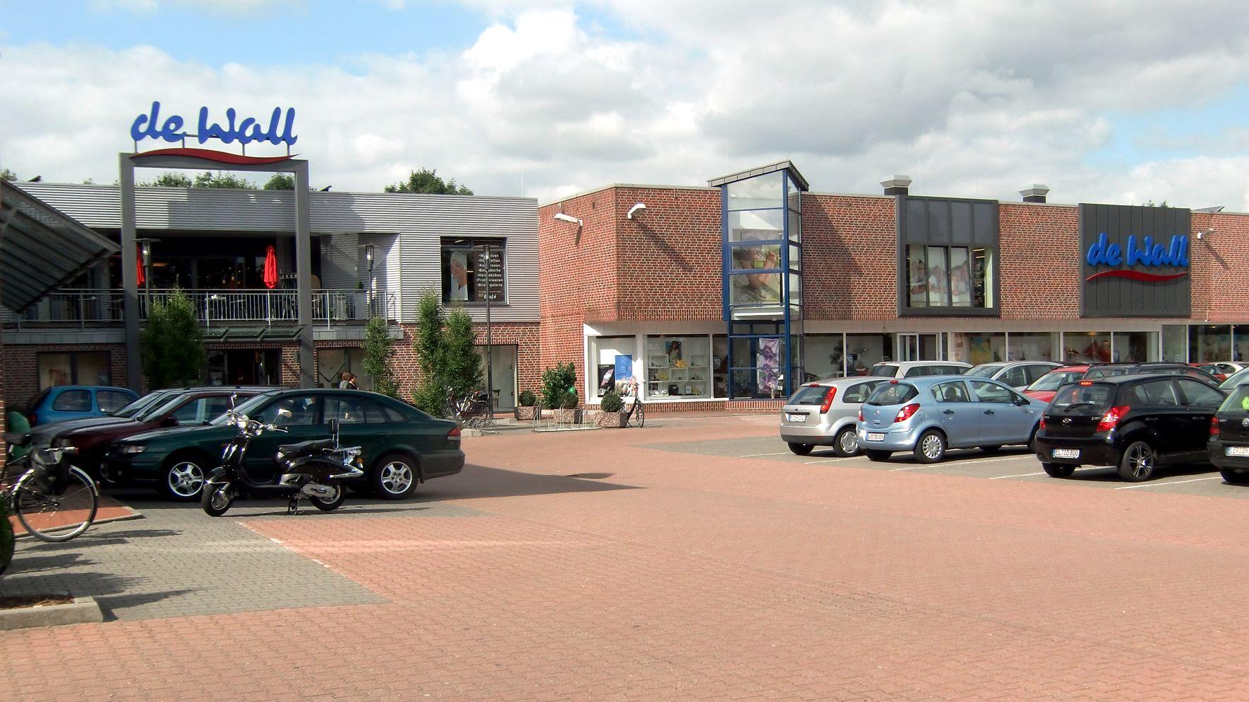 Magnus de Wall GmbH & Co.KG, Schwarzmoorstraße in Rhauderfehn