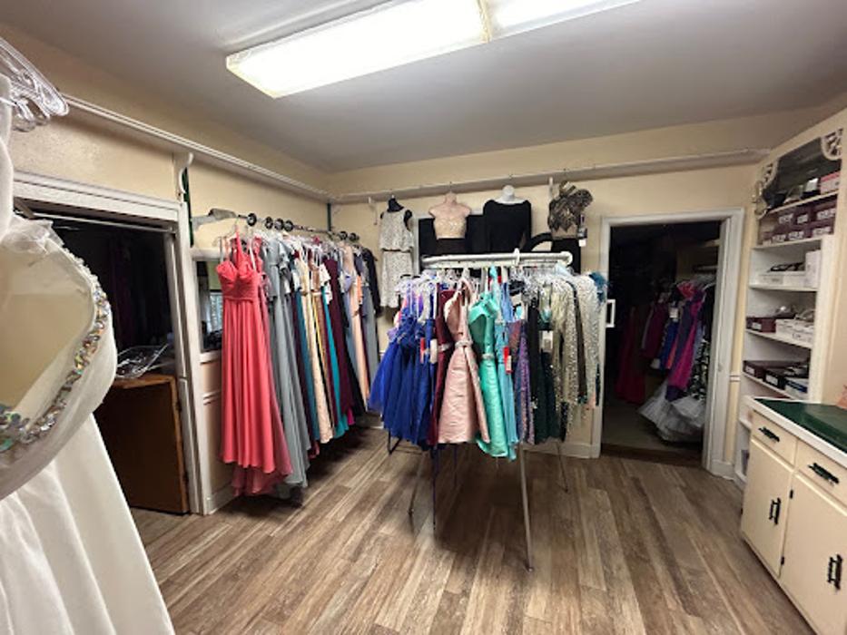 Peaches & Dreams and Layton's Tux Shop - Blackshear, GA