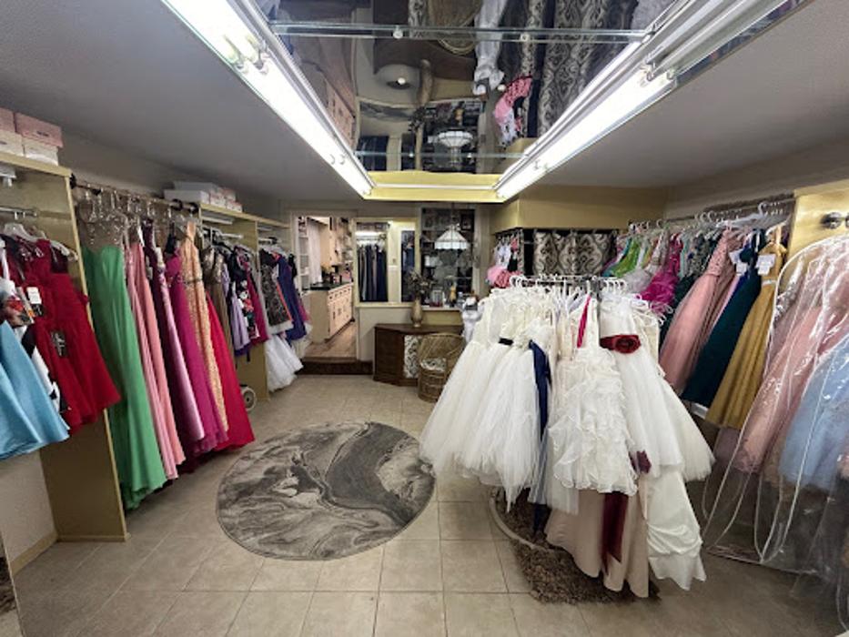 Peaches & Dreams and Layton's Tux Shop - Blackshear, GA