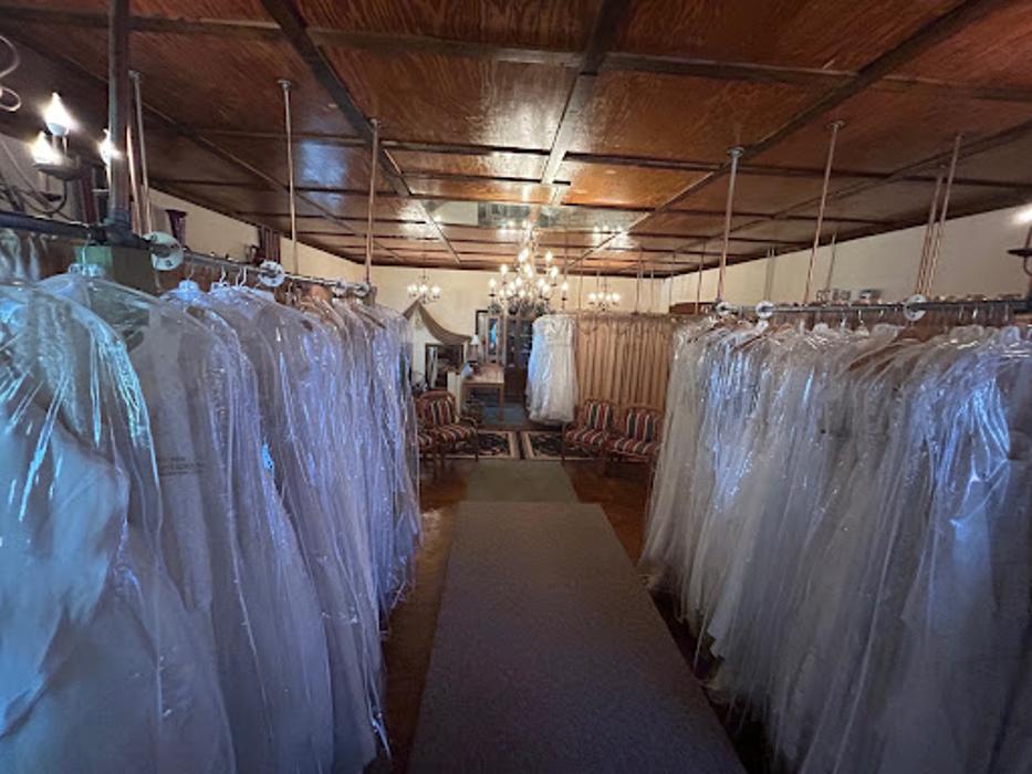 Peaches & Dreams and Layton's Tux Shop - Blackshear, GA