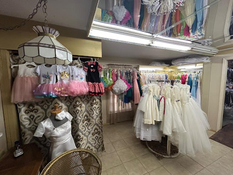 Peaches & Dreams and Layton's Tux Shop - Blackshear, GA