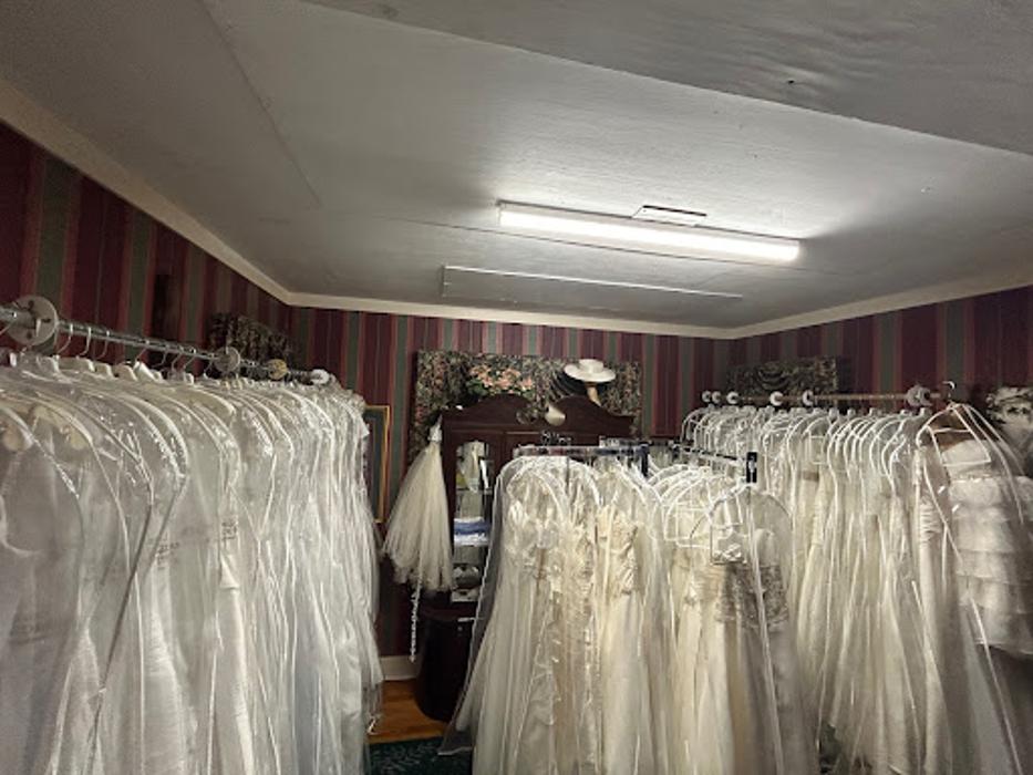 Peaches & Dreams and Layton's Tux Shop - Blackshear, GA