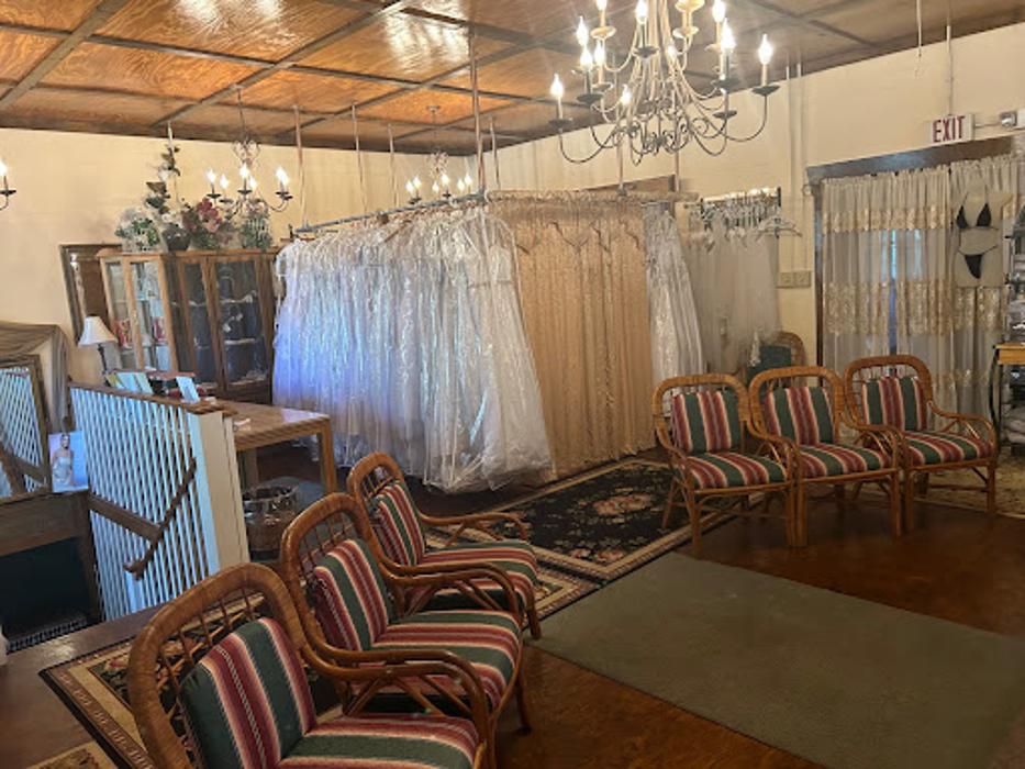 Peaches & Dreams and Layton's Tux Shop - Blackshear, GA