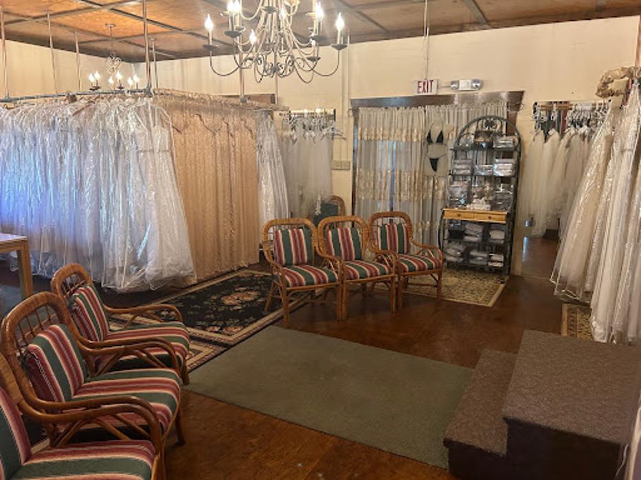 Peaches & Dreams and Layton's Tux Shop - Blackshear, GA