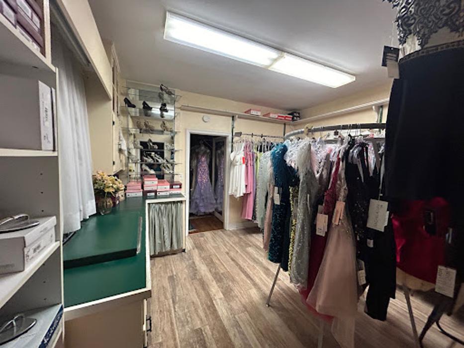 Peaches & Dreams and Layton's Tux Shop - Blackshear, GA