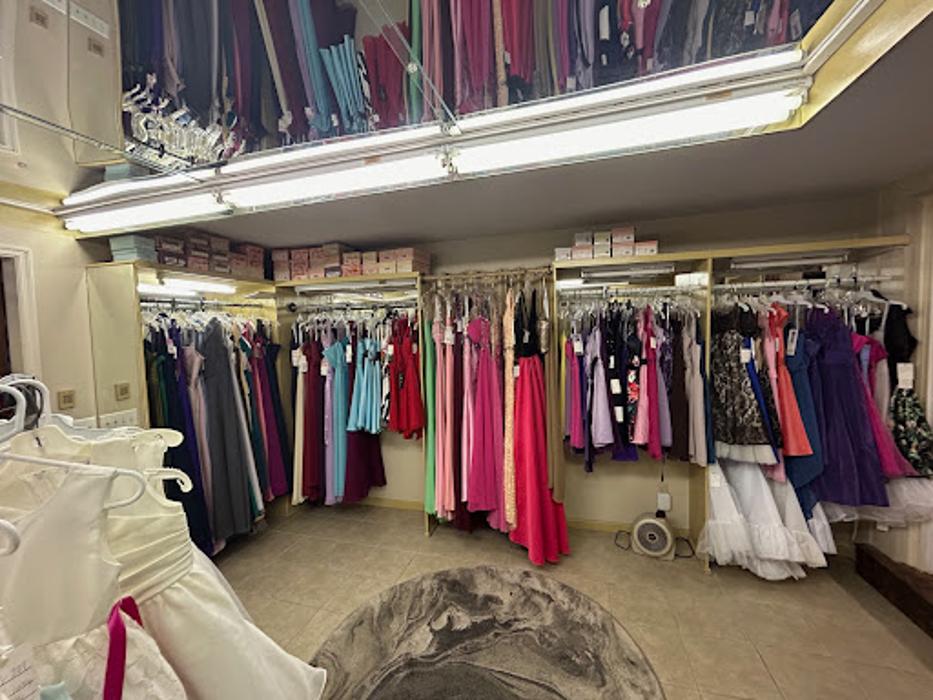 Peaches & Dreams and Layton's Tux Shop - Blackshear, GA