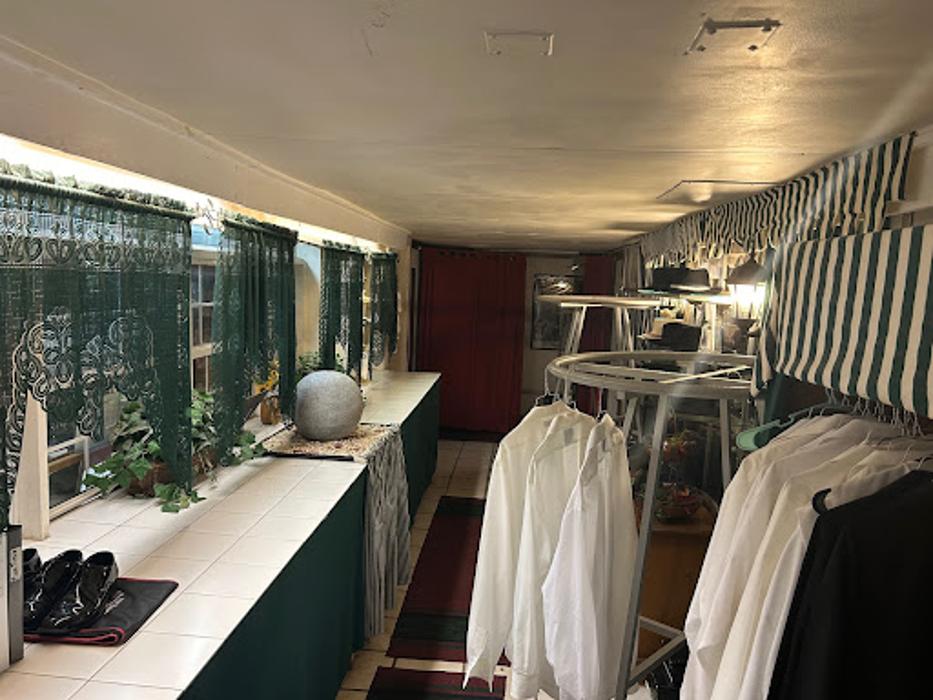 Peaches & Dreams and Layton's Tux Shop - Blackshear, GA