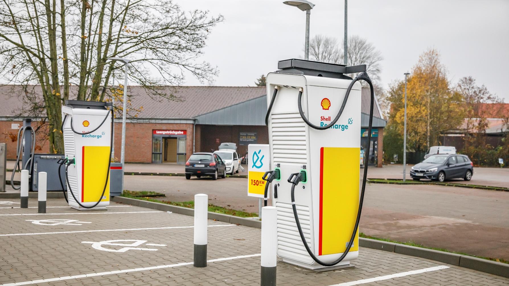 Shell Recharge Charging Station, Ilsahl in Neumünster