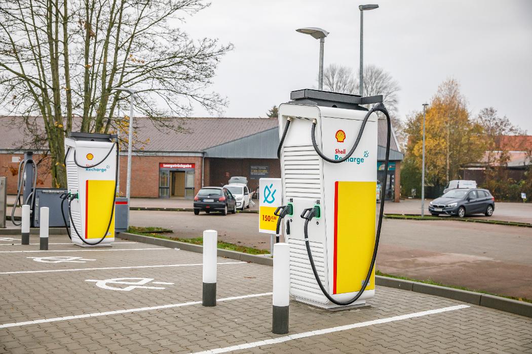 Shell Recharge Charging Station, Ilsahl in Neumünster