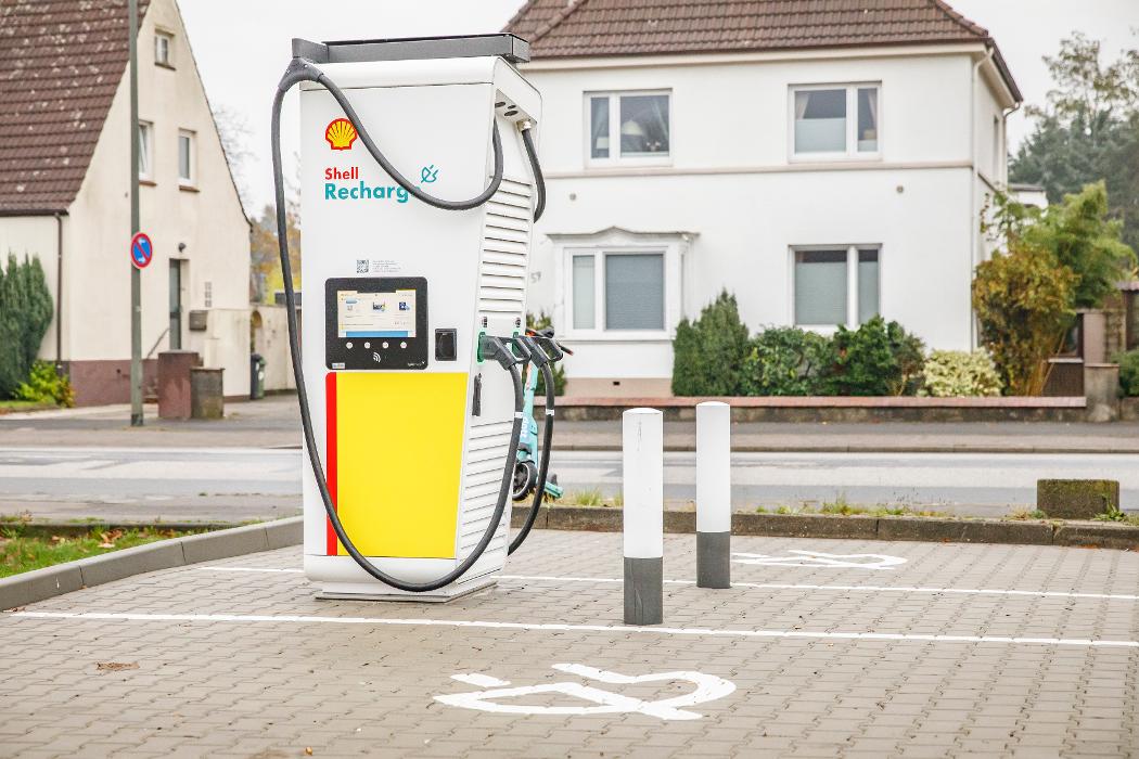 Shell Recharge Charging Station, Ilsahl in Neumünster