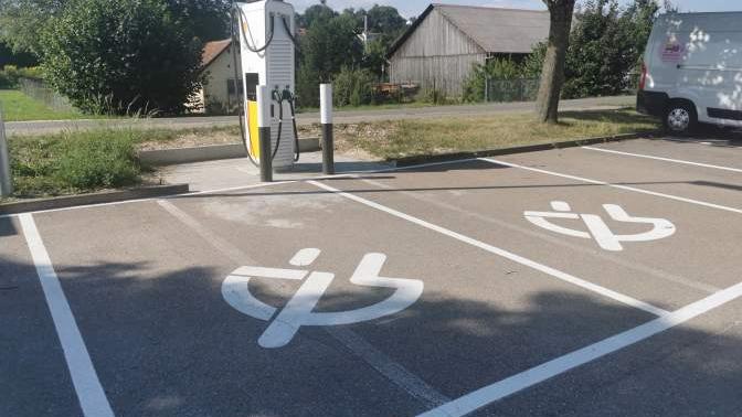 Shell Recharge Charging Station, Daimlerstraße in Erbach