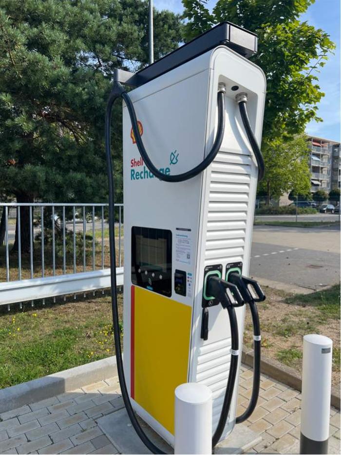 Shell Recharge Charging Station, Friedrich-Engels-Straße in Schwerin