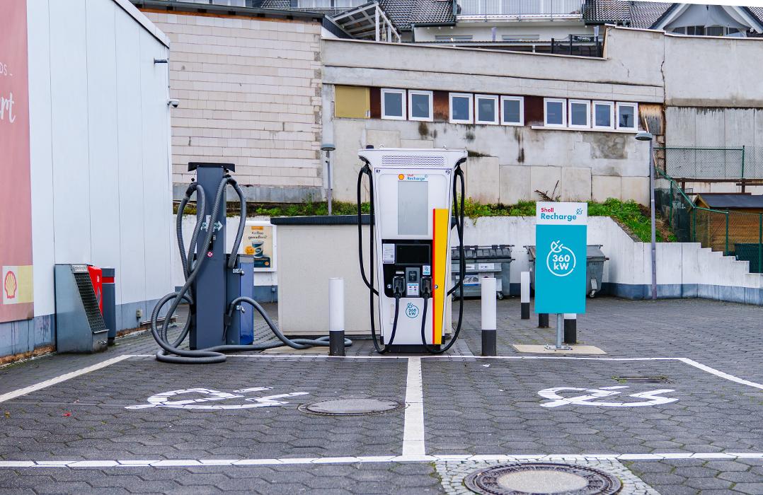 Shell Recharge Charging Station, Berggärtenstraße in Neuwied