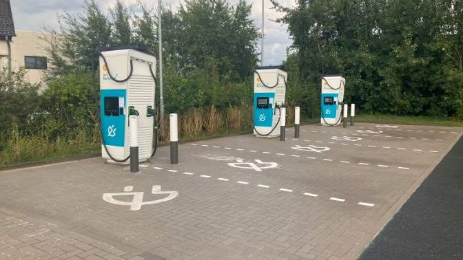Shell Recharge Charging Station, Opelstraße in Isernhagen