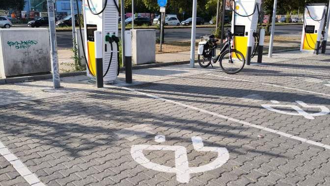Shell Recharge Charging Station, Prenzlauer Promenade in Berlin