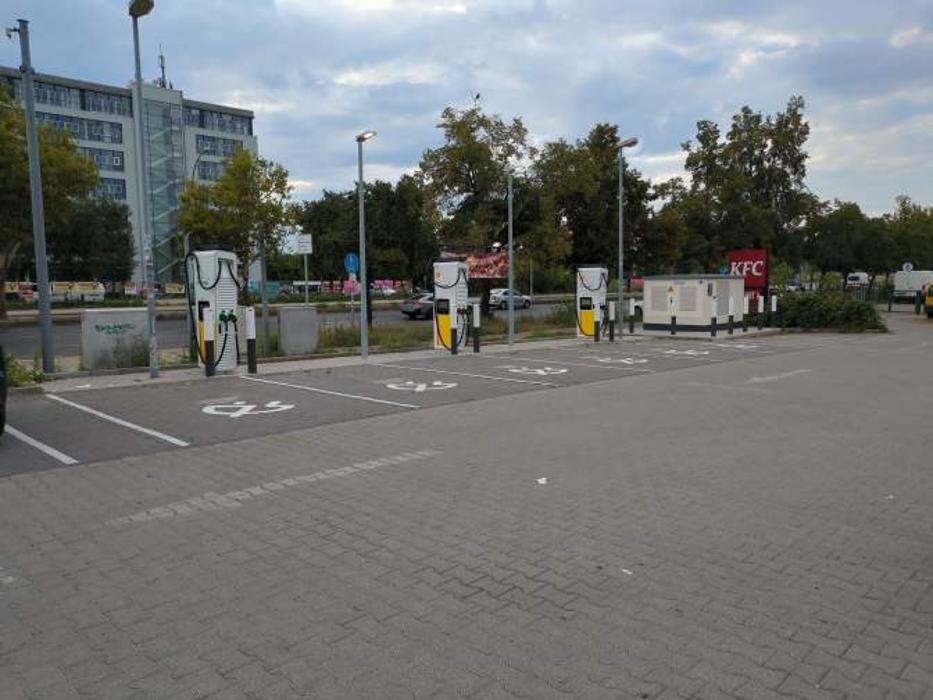 Shell Recharge Charging Station, Prenzlauer Promenade in Berlin