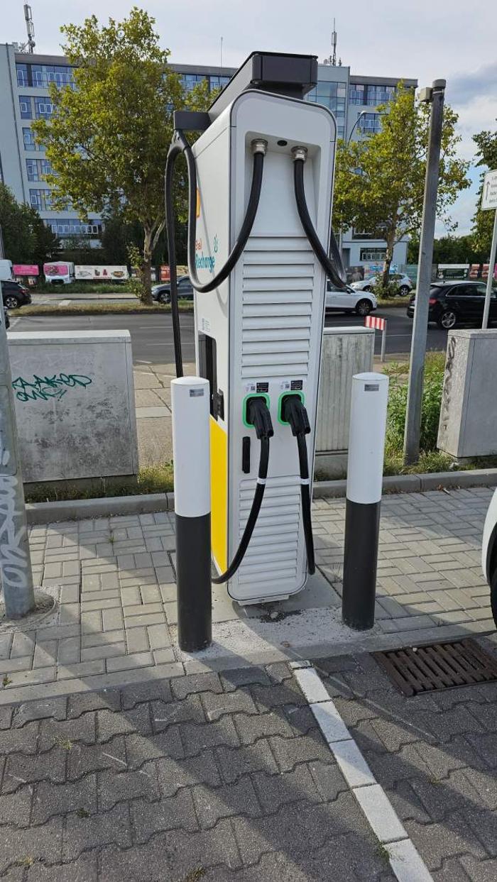 Shell Recharge Charging Station, Prenzlauer Promenade in Berlin