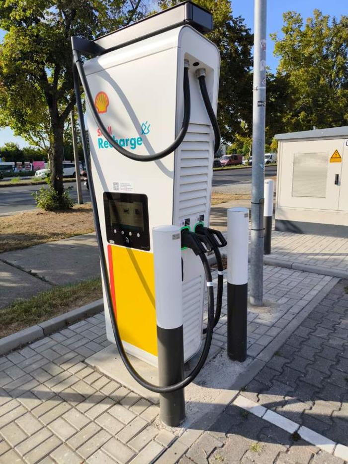 Shell Recharge Charging Station, Prenzlauer Promenade in Berlin