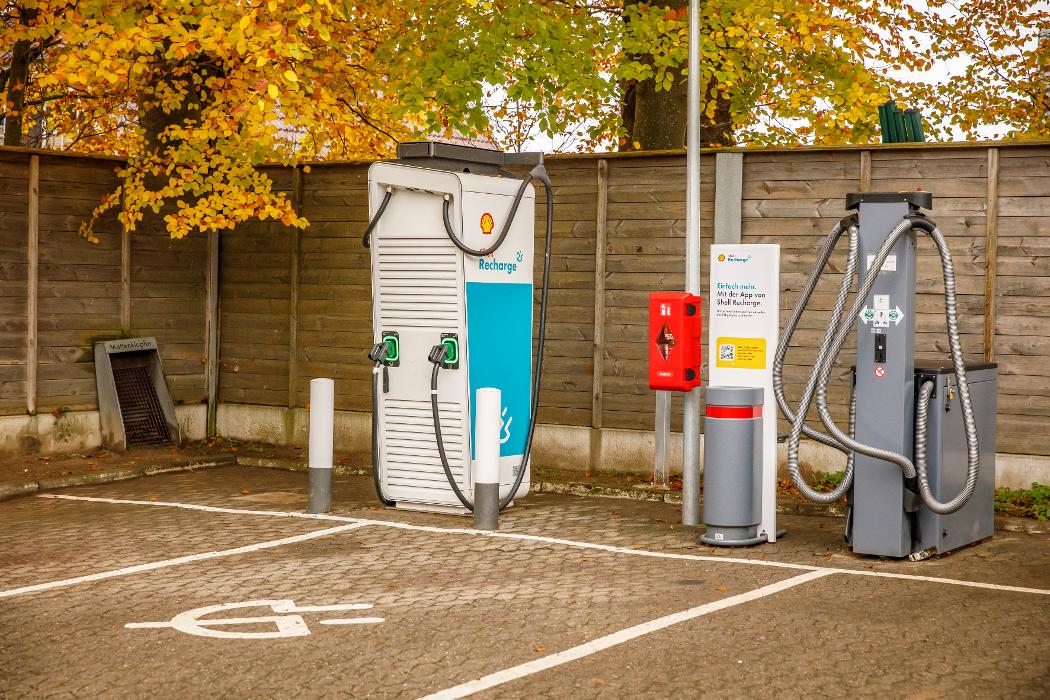 Shell Recharge Charging Station, Brodersdorfer Weg in Laboe