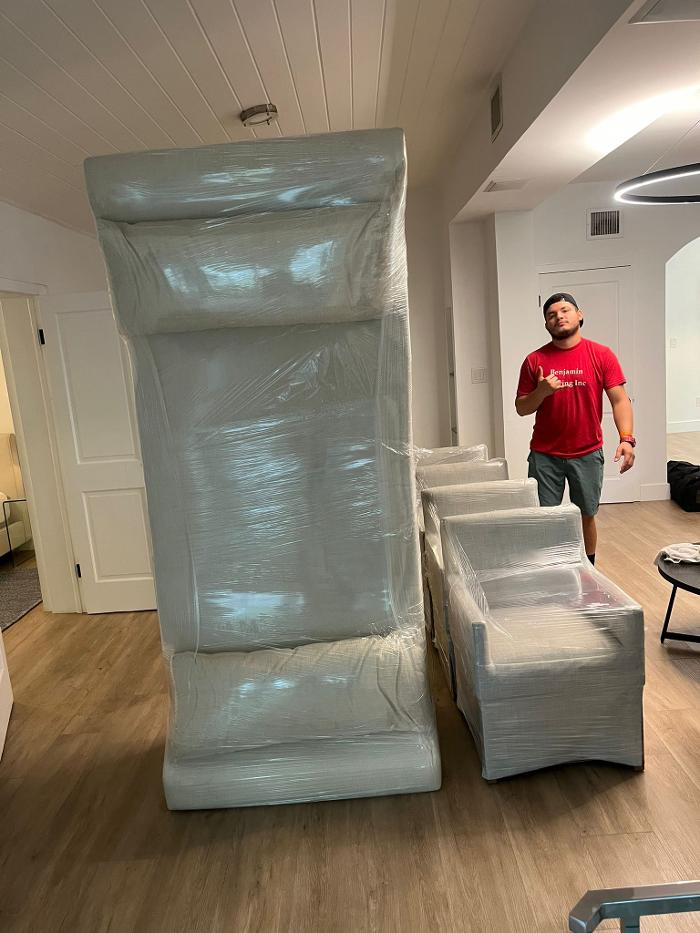 Benjamin Moving &amp; Delivery Service Inc. Logo