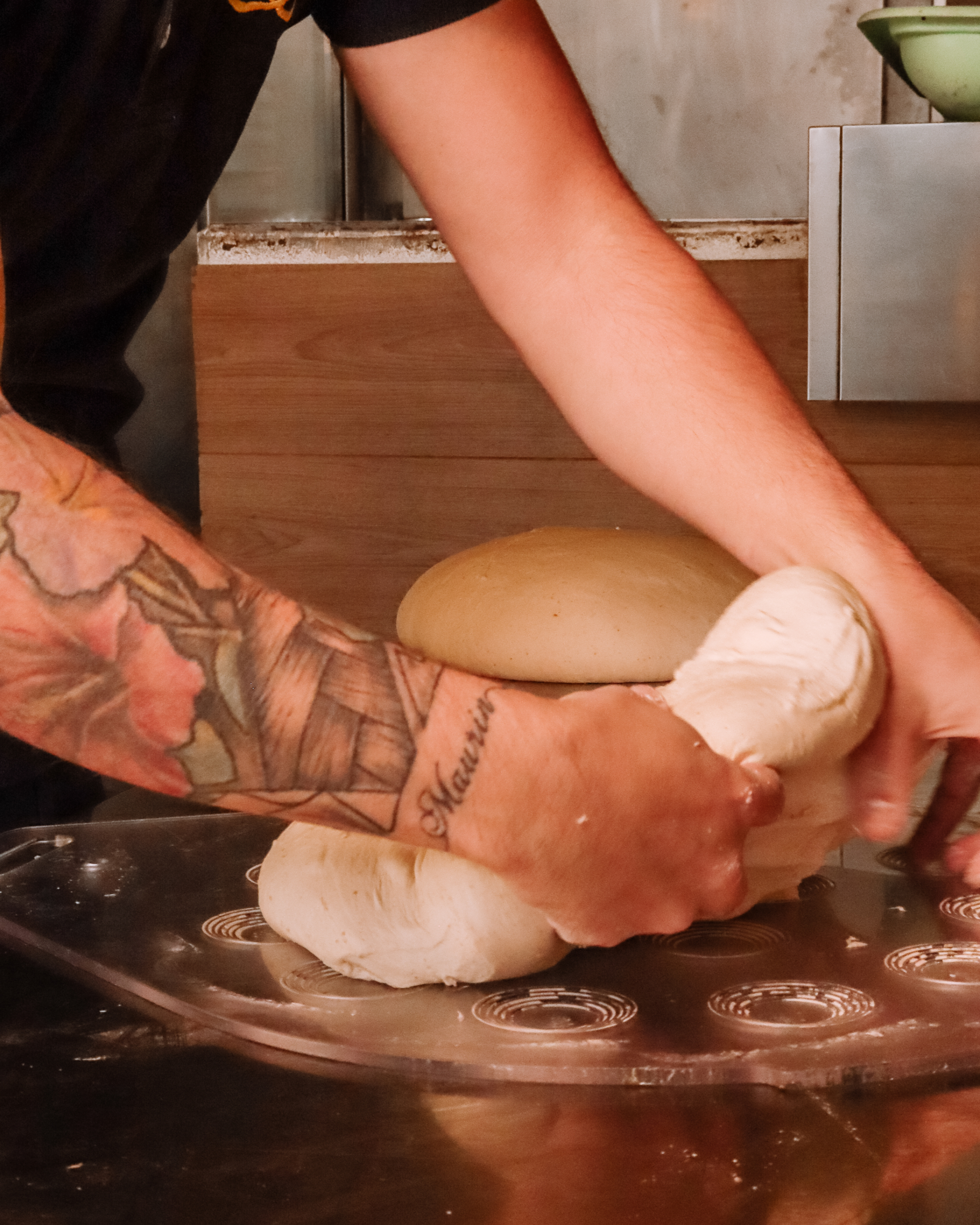 Travail de la pate à pizza