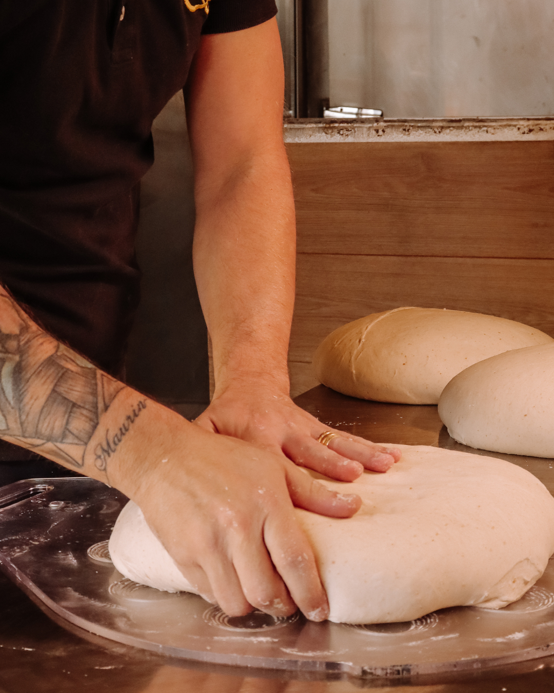 Travail de la pate à pizza