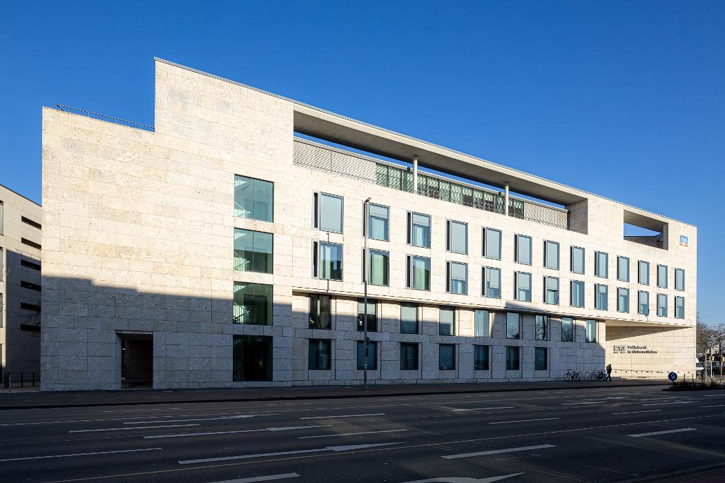 Volksbank in Ostwestfalen eG - Regionalzentrum Gütersloh, Friedrich-Ebert-Straße in Gütersloh
