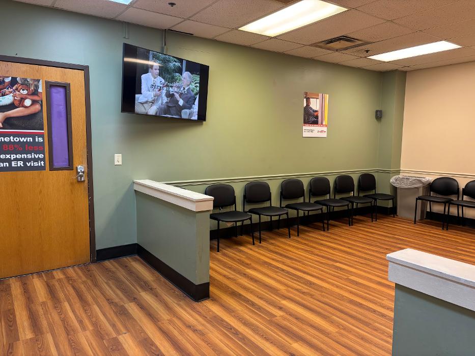 Waiting room in Hometown Urgent Care & Occupational Health in Columbus, Ohio.