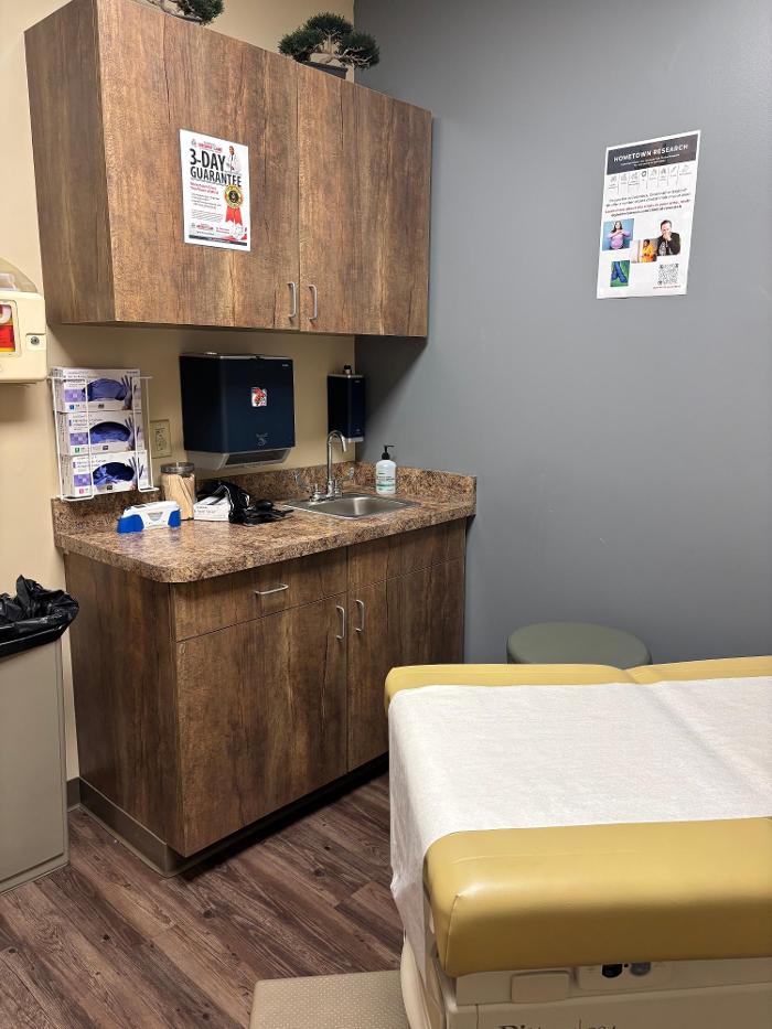 Exam room in Hometown Urgent Care & Occupational Health in Hilliard, Ohio.