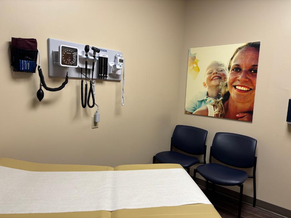 Exam room in Hometown Urgent Care & Occupational Health in Hilliard, Ohio.