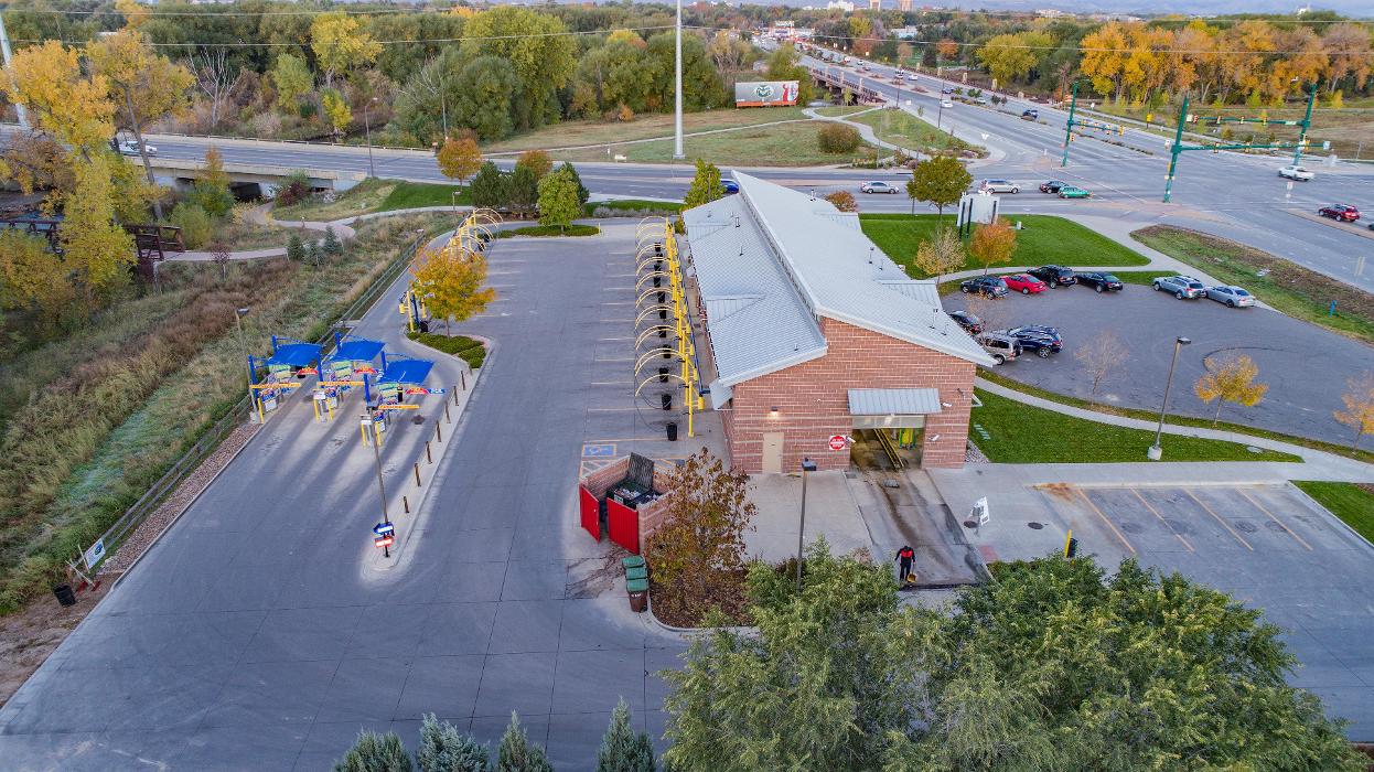 Breeze Thru Car Wash - Pershing Image