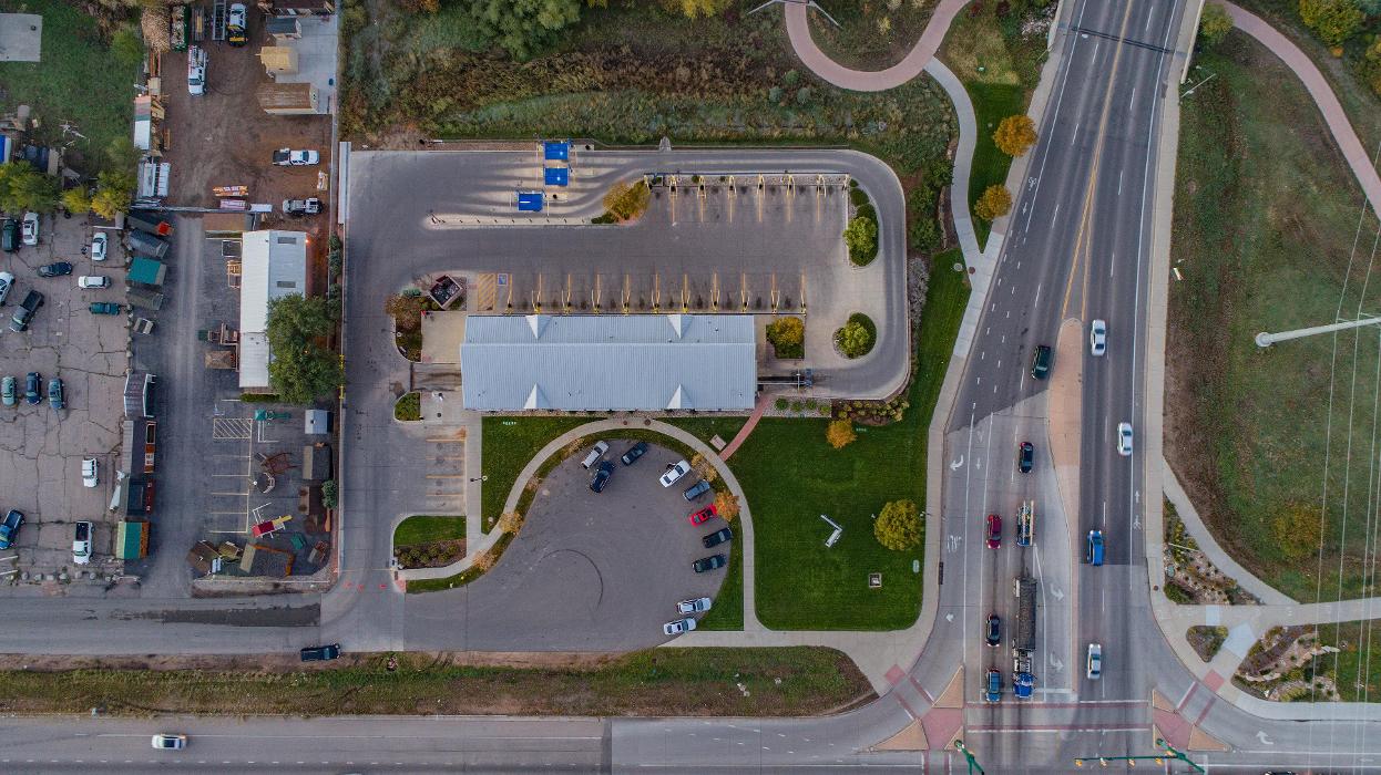 Breeze Thru Car Wash - Pershing Image