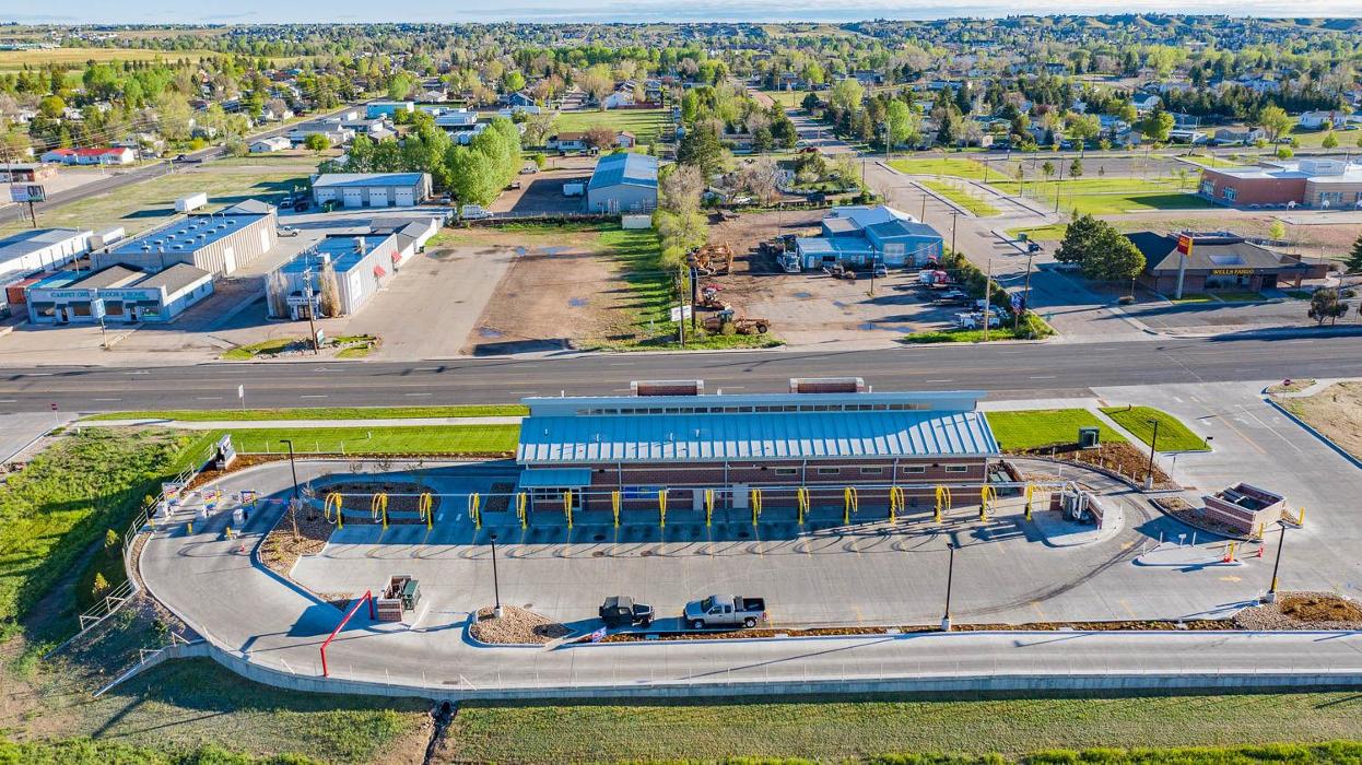 Breeze Thru Car Wash - Pershing Image