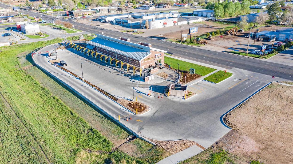 Breeze Thru Car Wash - Pershing Image