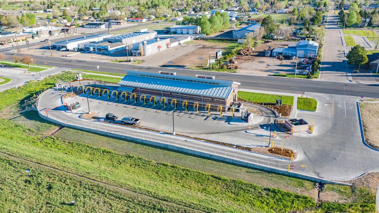 Breeze Thru Car Wash - Pershing Image