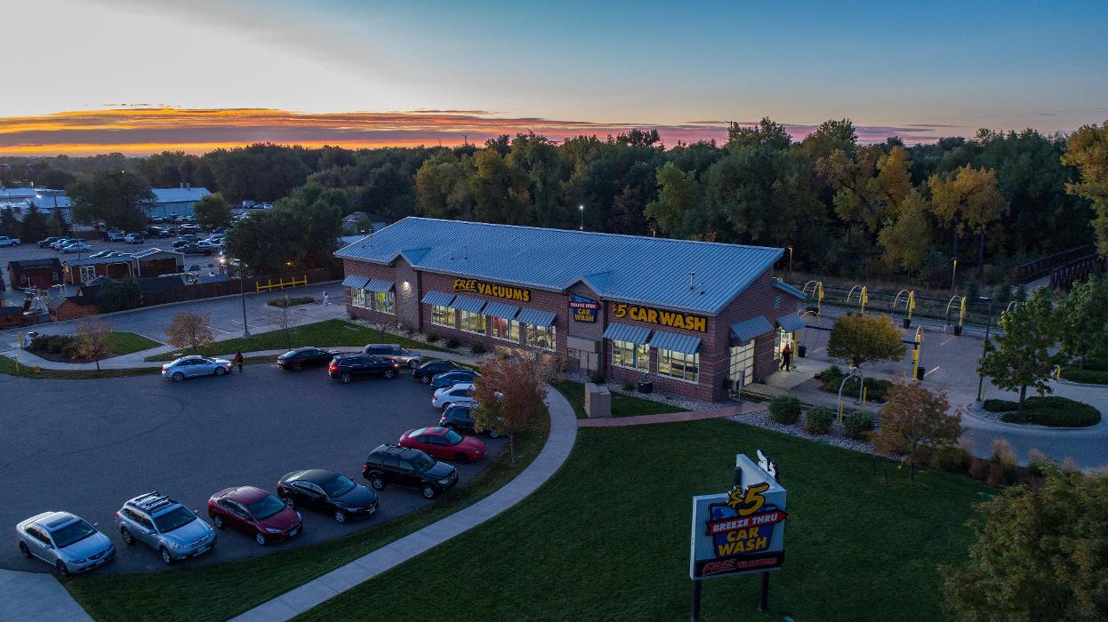 Breeze Thru Car Wash - Pershing Image